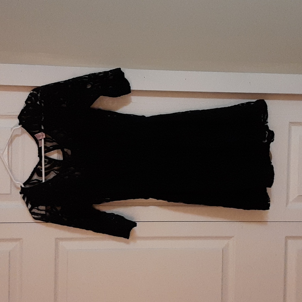 Love on the Hanger Black Lace Dress (S)